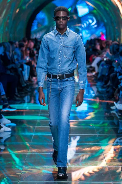 Look 26